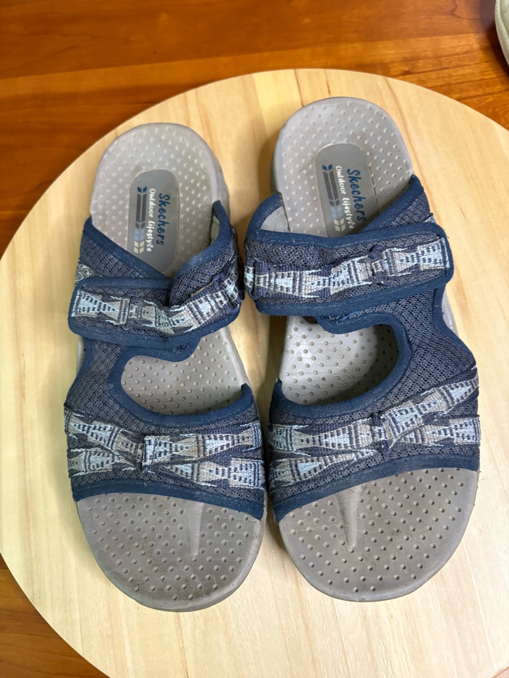 Skechers Women's Reggae Fizzle adjustable webbing slide sandals in navy and gray